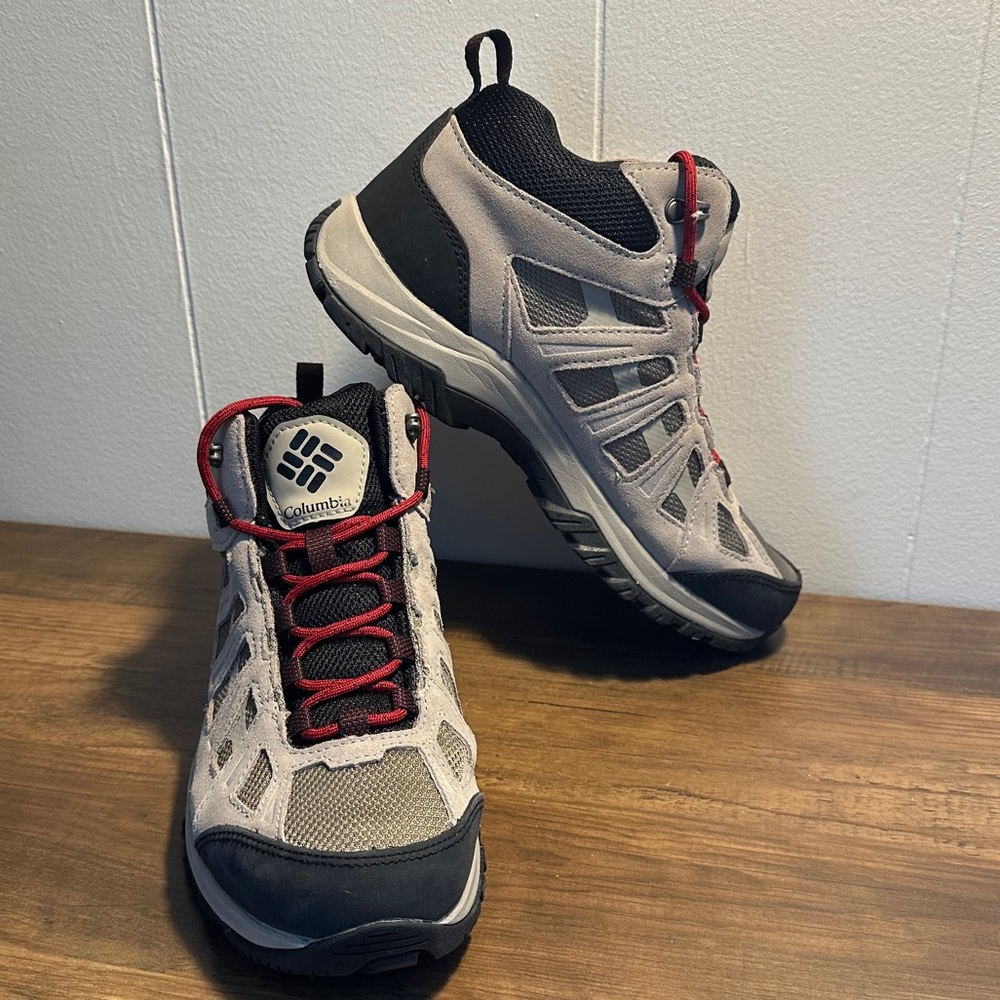 Columbia Redmond III Mid Waterproof Hiking Shoes